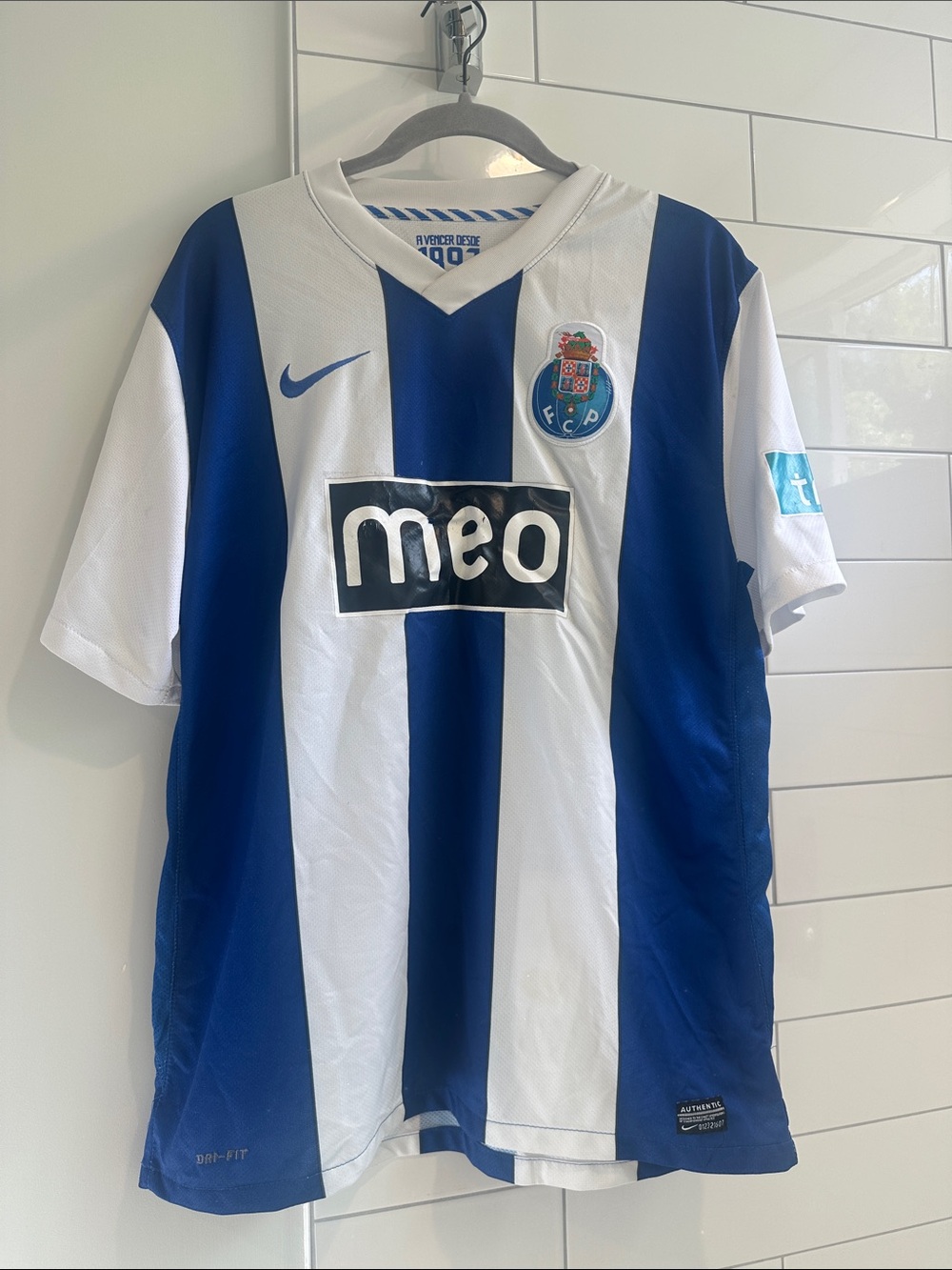 FC Porto Vintage Nike Blue and White Striped Football Jersey Size XL